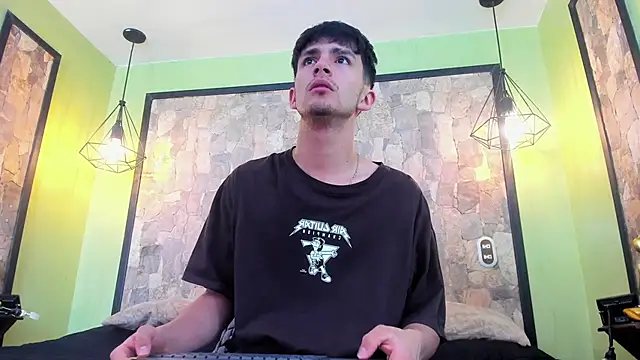 Snapshot of Axel_Draven chatting on 10.30.25 Axel Draven online show from 10.30.25