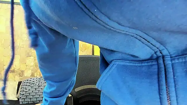 Snapshot of Axel_Draven chatting on 10.31.25 Axel Draven online show from 10.31.25