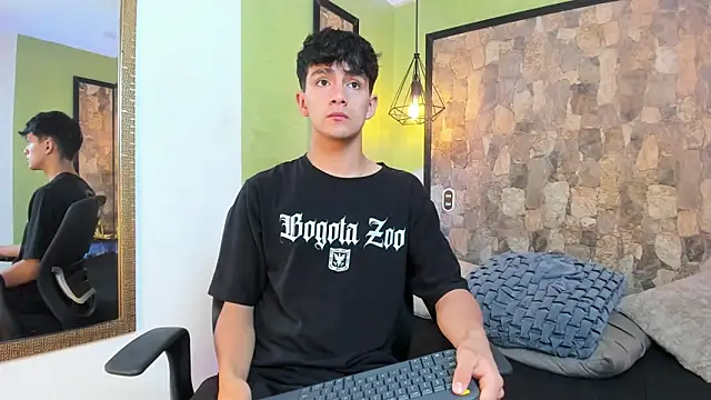 Snapshot of Axel_Draven chatting on 11.15.25 Axel Draven online show from 11.15.25