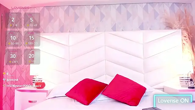 Snapshot of Charlotte_hall_ chatting on 11.05.25 Charlotte hall online show from 11.05.25