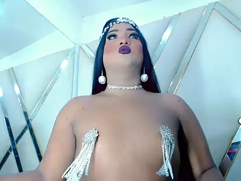 AuroraRoss online show from 10.04.25