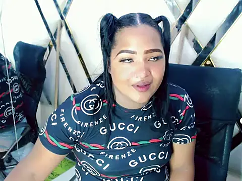 AuroraRoss online show from 10.23.25