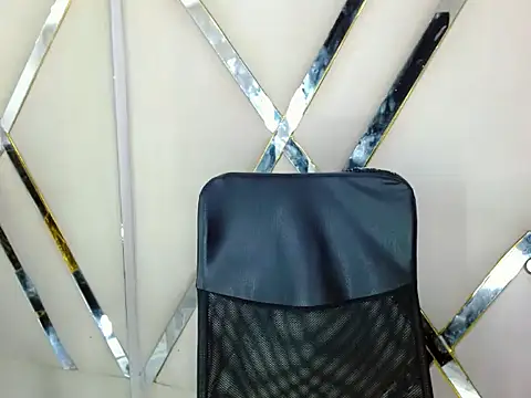 AuroraRoss online show from 10.30.25