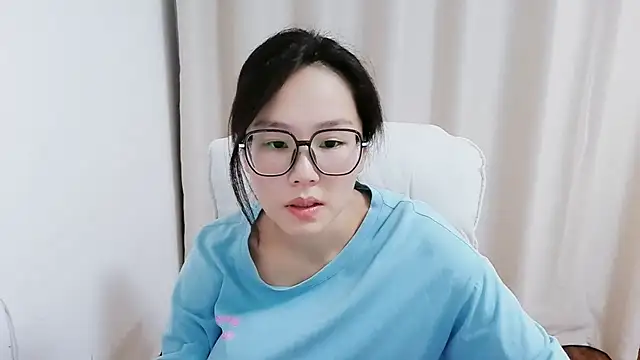 Snapshot of guai00 chatting on 05.13.26 guai00 online show from 05.13.26