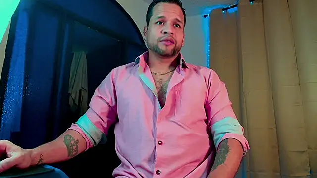 Snapshot of LucasGaeel chatting on 11.05.25 LucasGaeel online show from 11.05.25