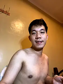 Snapshot of asian_guy_69 chatting on 10.16.25 asian guy 69 online show from 10.16.25