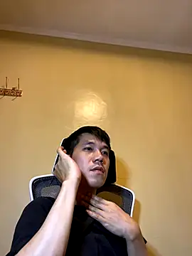 Snapshot of asian_guy_69 chatting on 11.02.25 asian guy 69 online show from 11.02.25