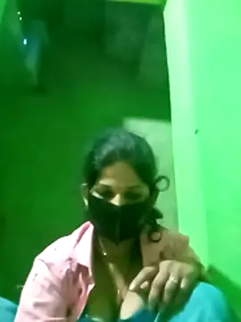 Cuty nensi online show from 10.28.25