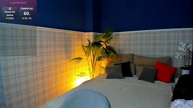 Snapshot of Michelle_Murray chatting on 10.16.25 Michelle Murray online show from 10.16.25