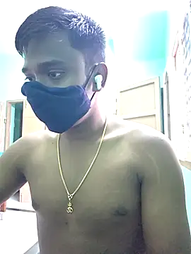 Snapshot of handsome_blg_tam chatting on 11.24.25 handsome blg tam online show from 11.24.25