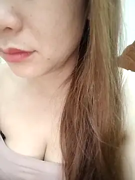 Snapshot of Girl_Shy2000 chatting on 11.08.25 Girl Shy2000 online show from 11.08.25