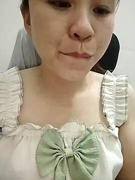 Snapshot of Girl_Shy2000 chatting on 11.09.25 Girl Shy2000 online show from 11.09.25