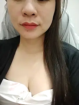 Snapshot of Girl_Shy2000 chatting on 11.11.25 Girl Shy2000 online show from 11.11.25