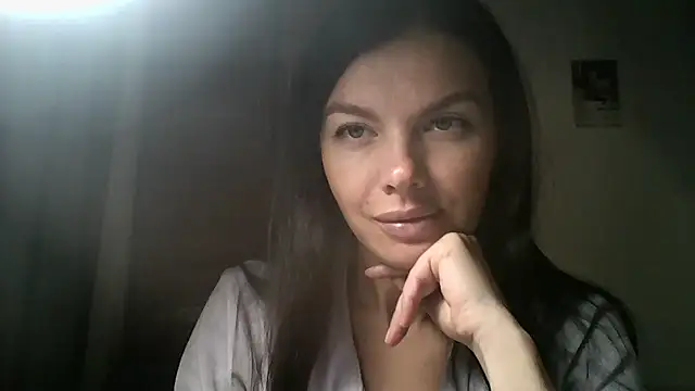 Snapshot of Lorivell chatting on 11.24.25 Lorivell online show from 11.24.25