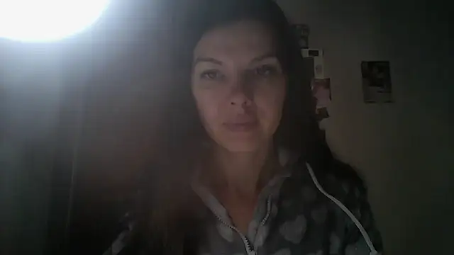 Snapshot of Lorivell chatting on 11.27.25 Lorivell online show from 11.27.25