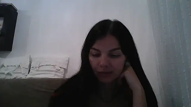 Snapshot of Lorivell chatting on 12.17.25 Lorivell online show from 12.17.25