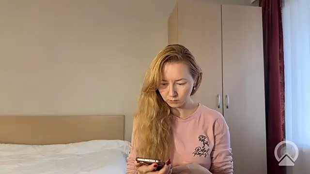 Nayverin online show from 10.25.25