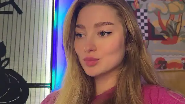 Snapshot of Fynariss chatting on 10.23.25 Fynariss online show from 10.23.25