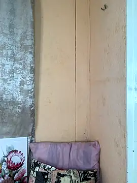 Snapshot of Caramel102004 chatting on 10.06.25 Caramel102004 online show from 10.06.25