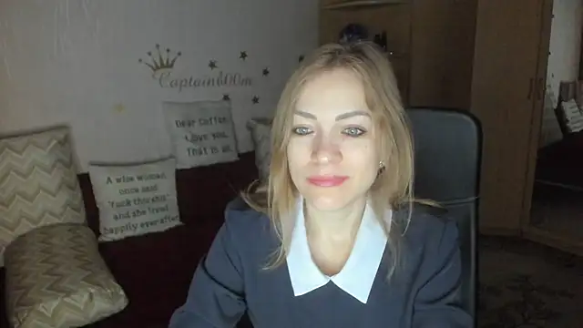 Tiffany Bates online show from 10.12.25