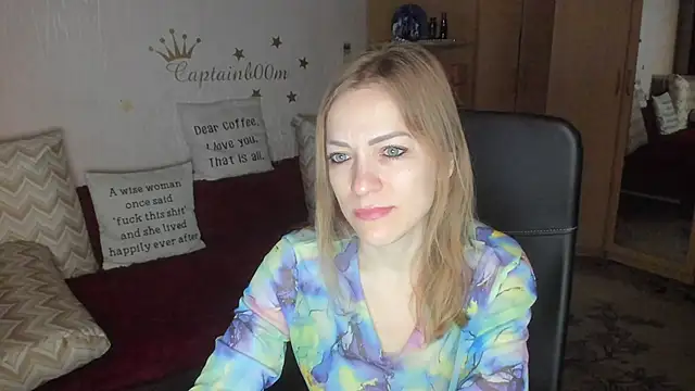 Tiffany Bates online show from 10.26.25