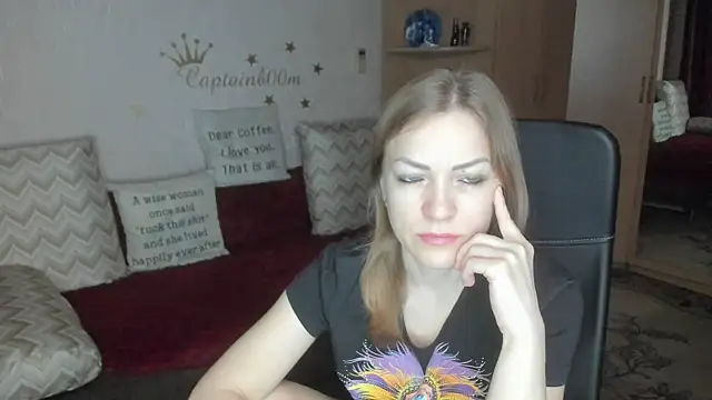 Tiffany Bates online show from 11.19.25