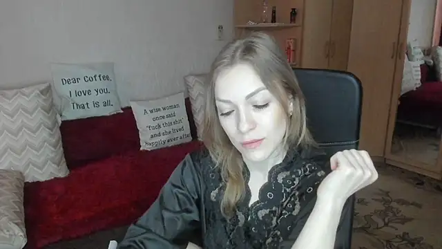 Snapshot of Tiffany_Bates chatting on 04.24.26 Tiffany Bates online show from 04.24.26