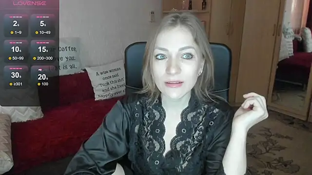 Snapshot of Tiffany_Bates chatting on 05.14.26 Tiffany Bates online show from 05.14.26