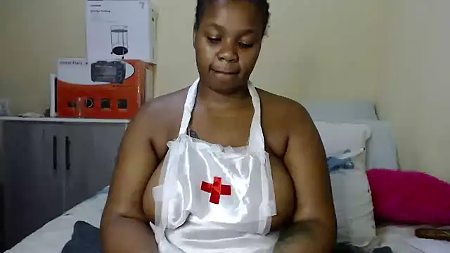 Snapshot of HORNYMELONS22xx chatting on 10.11.25 HORNYMELONS22xx online show from 10.11.25