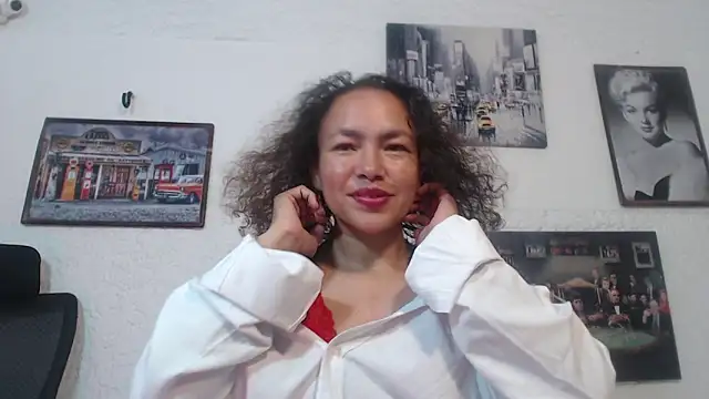 Snapshot of venus_lov9 chatting on 10.06.25 venus lov9 online show from 10.06.25