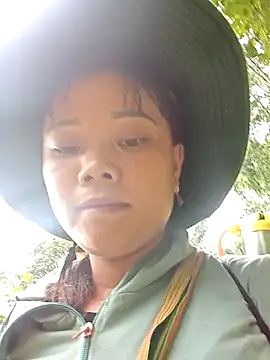 Snapshot of Samyy_xx chatting on 10.03.25 Samyy xx online show from 10.03.25