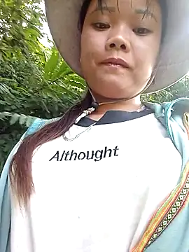 Snapshot of Samyy_xx chatting on 10.29.25 Samyy xx online show from 10.29.25