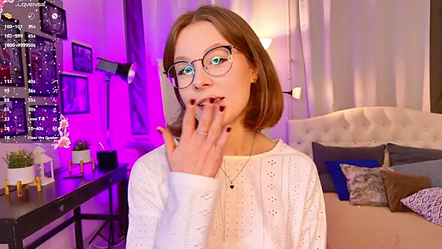 Snapshot of Bubblegum_Babe_ chatting on 10.18.25 Bubblegum Babe online show from 10.18.25