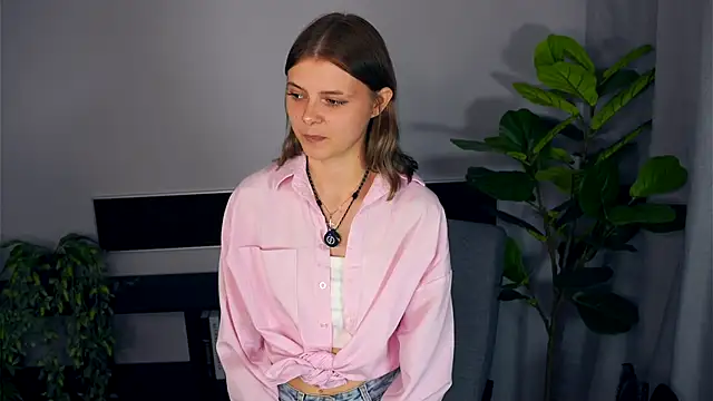 JeanieHelget online show from 09.25.25
