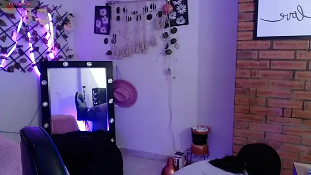 Snapshot of isa_bunny18 chatting on 10.07.25 isa bunny18 online show from 10.07.25