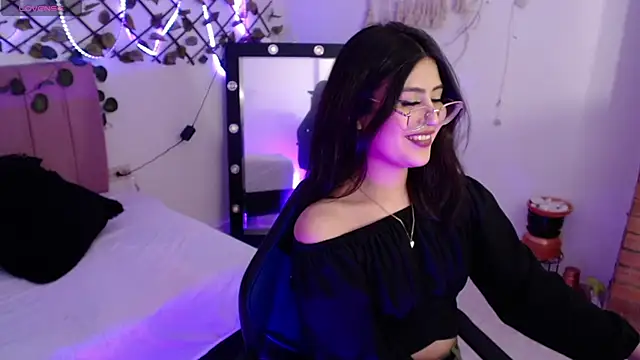 Snapshot of isa_bunny18 chatting on 11.03.25 isa bunny18 online show from 11.03.25