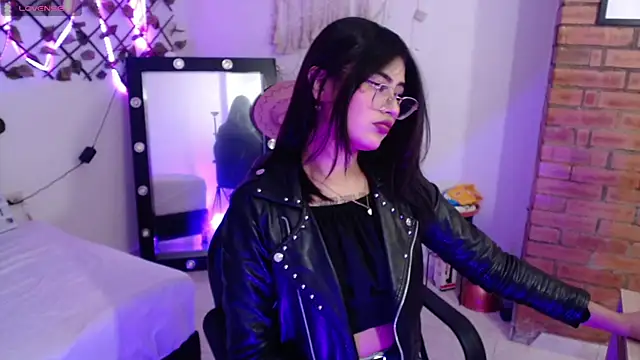 Snapshot of isa_bunny18 chatting on 11.06.25 isa bunny18 online show from 11.06.25