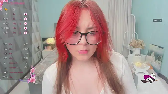 Snapshot of Monaco_Sun chatting on 10.12.25 Monaco Sun online show from 10.12.25