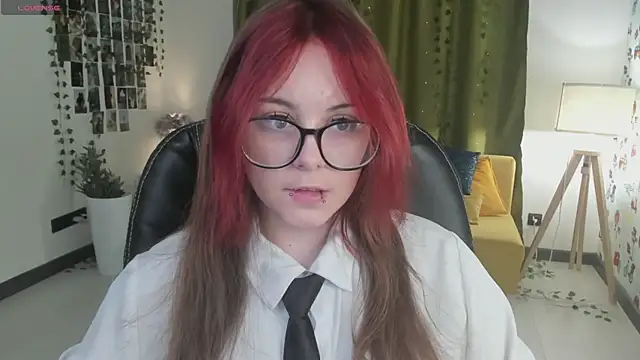 Snapshot of Monaco_Sun chatting on 11.08.25 Monaco Sun online show from 11.08.25