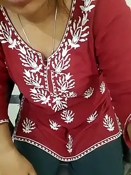 Snapshot of Minakshi_677 chatting on 11.07.25 Minakshi 677 online show from 11.07.25