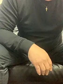 Snapshot of mj-story chatting on 10.31.25 mj-story online show from 10.31.25