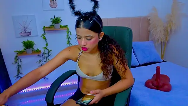 pequitasmedusa9 online show from 10.17.25