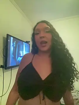 Snapshot of ellatransgirl chatting on 10.15.25 ellatransgirl online show from 10.15.25