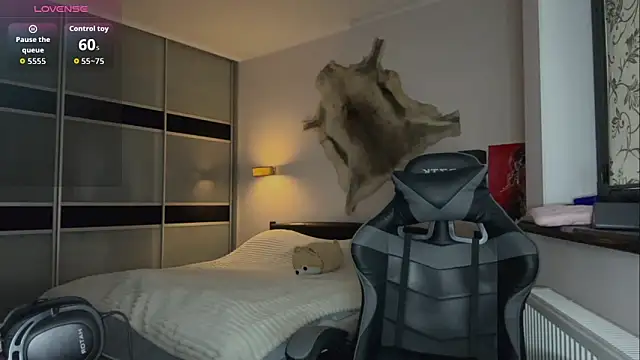 Snapshot of EvaCarter1 chatting on 10.11.25 EvaCarter1 online show from 10.11.25