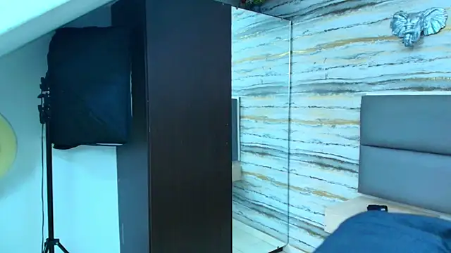 Lovers 21 online show from 11.08.25