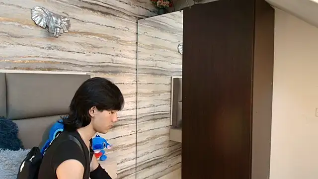 Lovers 21 online show from 11.26.25