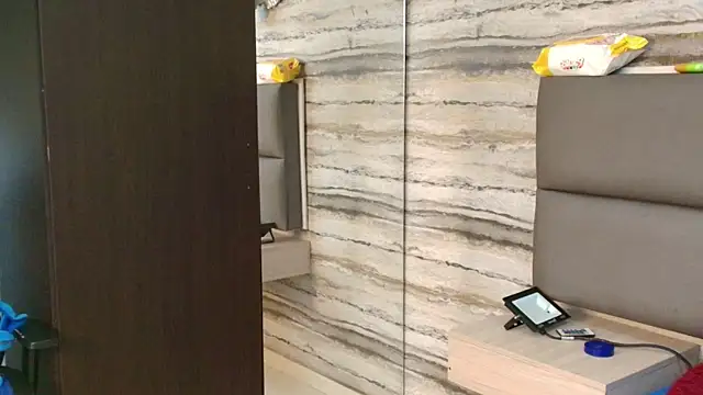 Lovers 21 online show from 12.19.25