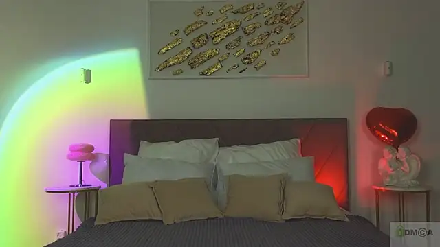 Nicole Broown  online show from 02.14.26