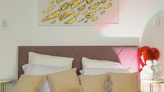 Nicole Broown  online show from 03.08.26