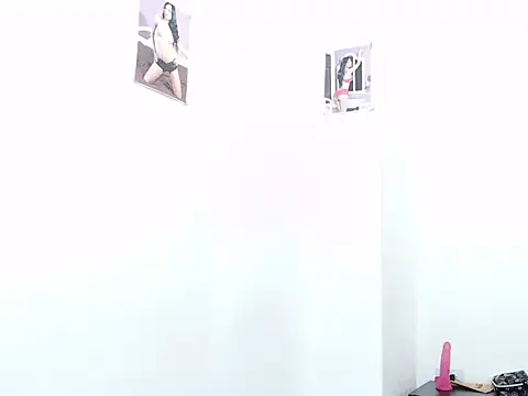 Snapshot of brendaahoot chatting on 10.11.25 brendaahoot online show from 10.11.25